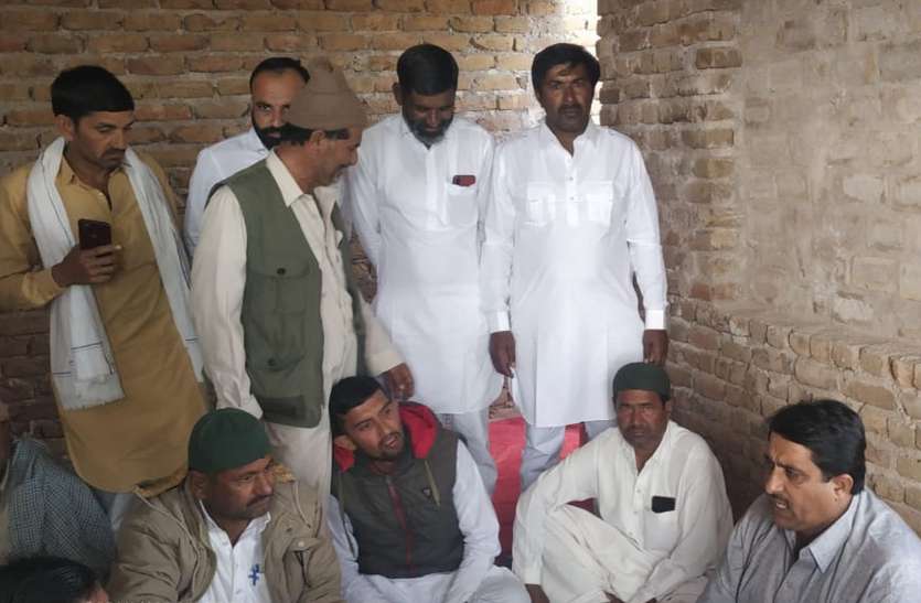 अल्पसंख्यक मामलात मंत्री ने किया गांवों का दौरा अल्पसंख्यक मामलात मंत्री ने किया गांवों का दौरा