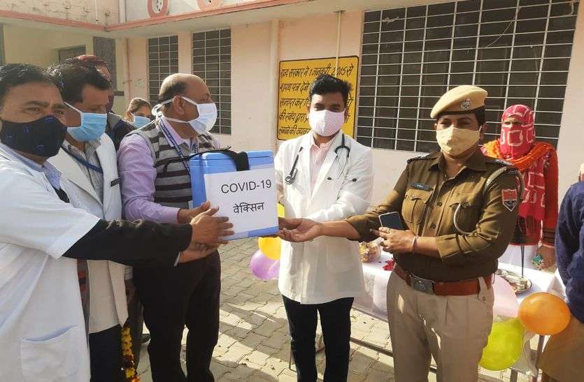 1240 हैल्थ वर्कर्स ने लगवाया कोविड-19 का टीका, एक कोरोना पॉजिटिव 1240 हैल्थ वर्कर्स ने लगवाया कोविड-19 का टीका, एक कोरोना पॉजिटिव