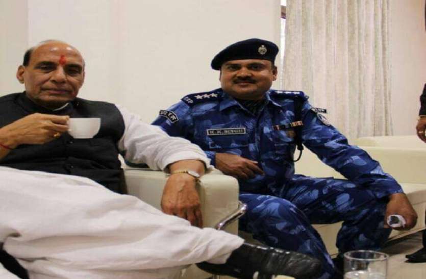 वीर सपूत ने दो आतंकवादियों को उतारा था मौत के घाट,राष्ट्रपति ने शौर्य वीरता पदक से किया सम्मानित वीर सपूत ने दो आतंकवादियों को उतारा था मौत के घाट,राष्ट्रपति ने शौर्य वीरता पदक से किया सम्मानित