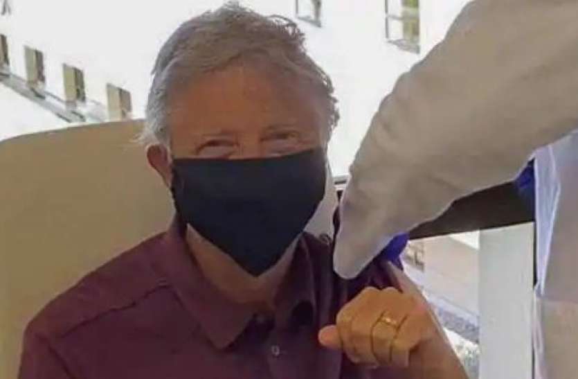 bill Gates दिग्गज कारोबारी बिल गेट्स ने लगवाया Corona Vaccine, फिर कही इतनी बड़ी बात