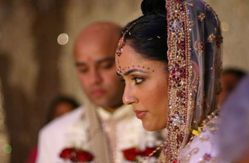 bridal_look.jpg विंटेज हेयरस्टाइल से निखरेगी सुंदरता, ऐसे करें ट्राई