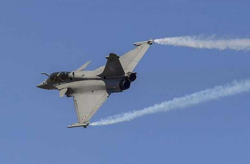 rafale fighter jet Republic Day 2021: जानिए क्या है वर्टिकल चार्ली, जिसे आसमान में बनाकर रफाल दिखाएगा दम