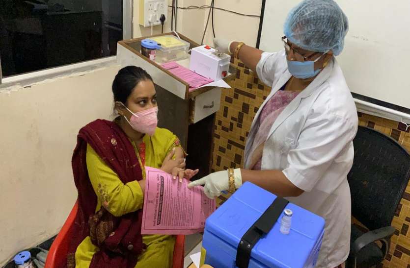 लो कोटा में भी लग गई कोवैक्सीन की पहली डोज लो कोटा में भी लग गई कोवैक्सीन की पहली डोज