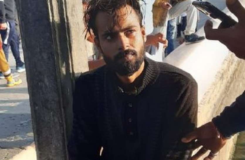 टाइम पूछ कर कूद गया फतहसागर में टाइम पूछ कर कूद गया फतहसागर में