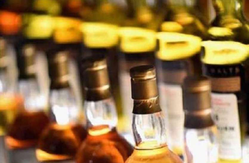 illlegalliquor_9353_1.jpg छत्तीसगढ़ में ऑनलाइन शराब : तीन घंटों में 10000 से ज्यादा आर्डर, सर्वर फेल, नहीं हुई डिलीवरी