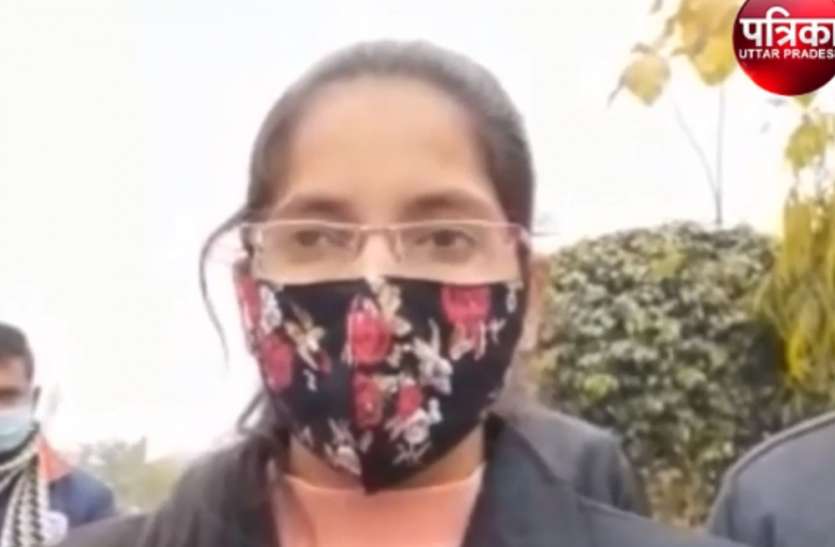 kannauj1.jpg एक दिन की डीएम बनी प्रतिमा भदौरिया ने सुनी जन शिकायतें, खामियों पर मांगा स्पष्टीकरण, वेतन रोकने के दिये आदेश