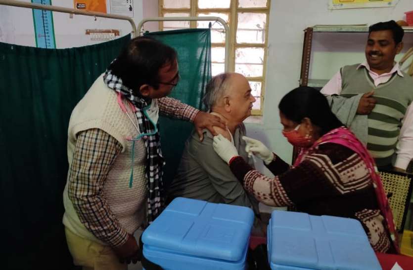 कोरोना वैक्सीनेशन का किया गया कार्य कोरोना वैक्सीनेशन का किया गया कार्य