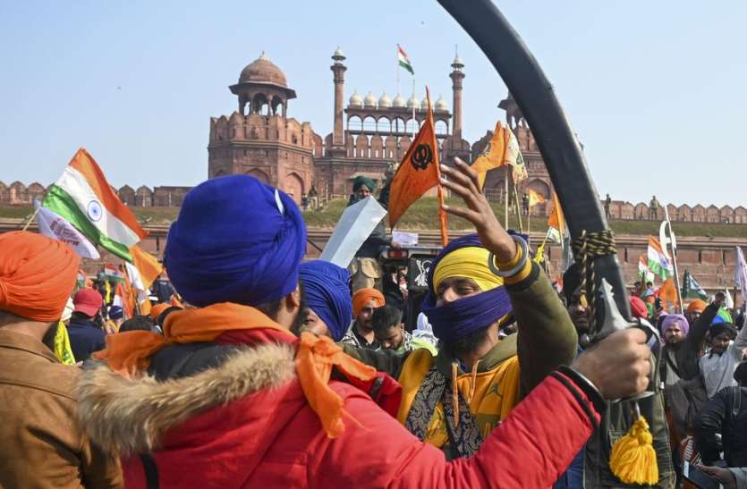 Another petition in Delhi HC on tractor parade violence ट्रैक्टर परेड में हिंसा को लेकर एक और जनहित याचिका दायर, दिल्ली पुलिस पर कार्रवाई की मांग