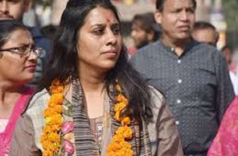 श्रीगंगानगर की पूर्व विधायक कामिनी जिन्दल सहित चार जनों पर एफआईआर दर्ज श्रीगंगानगर की पूर्व विधायक कामिनी जिन्दल सहित चार जनों पर एफआईआर दर्ज