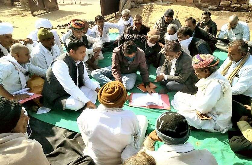 मुख्यमंत्री के निर्देश पर प्रशासन ने ली पीडि़त परिवार की सुध मुख्यमंत्री के निर्देश पर प्रशासन ने ली पीडि़त परिवार की सुध