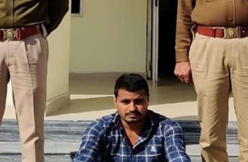 ट्रेलर चालक से लूट का आरोपी गिरफ्तार ट्रेलर चालक से लूट का आरोपी गिरफ्तार
