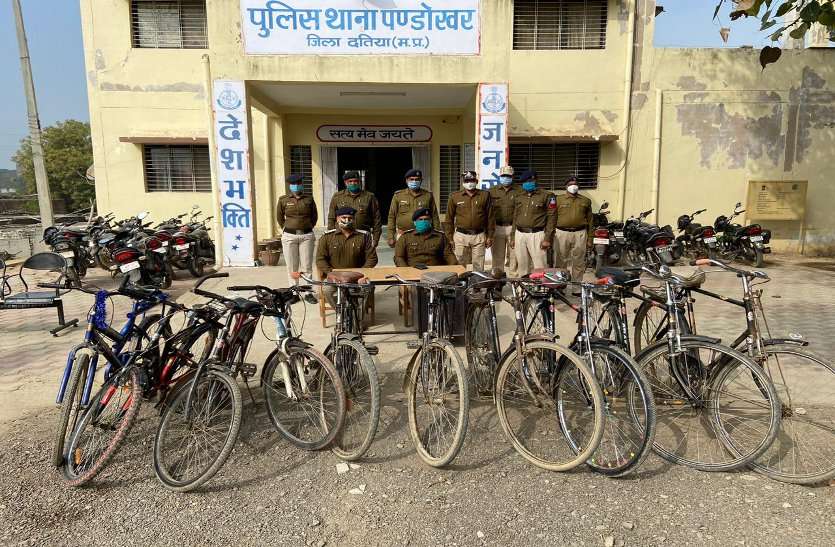चोरी की साइकिलों के साथ आरोपी गिरफ्तार चोरी की साइकिलों के साथ आरोपी गिरफ्तार