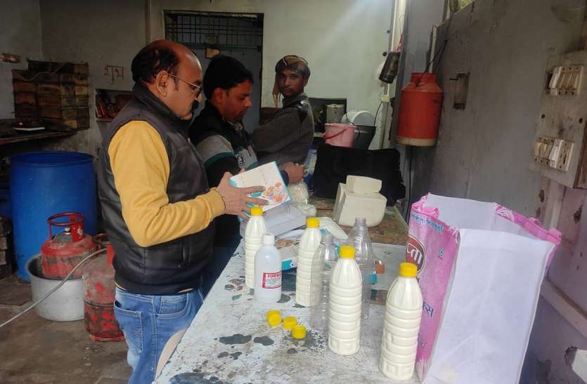 नकली पनीर सप्लायर बोला, ग्वालियर, पुष्कर में भी करते हैं सप्लाई नकली पनीर सप्लायर बोला, ग्वालियर, पुष्कर में भी करते हैं सप्लाई