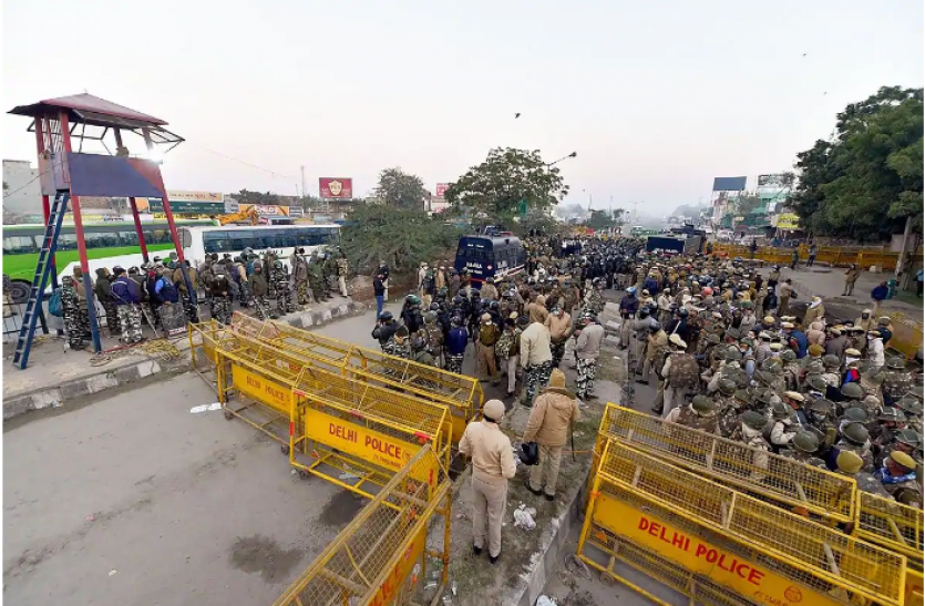 gazipur border Farmer Protest : गाजीपुर बॉर्डर की बिजली गुल, पूरी रात दिल्ली पुलिस देती रही पहरा