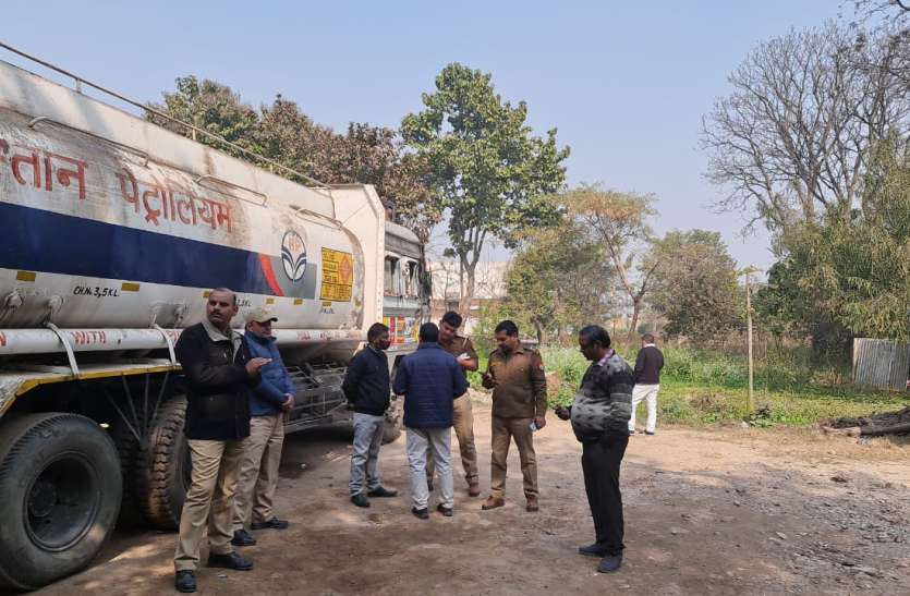 j2801.jpeg तेल माफियाओं का खेल फिर शुरू, अब 30 हजार लीटर डीजल सहित दो टैंकर बरामद