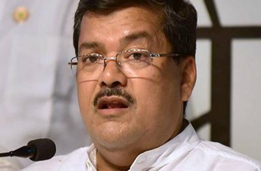 नगरीय निकाय चुनाव: 3 दिन के एमपी दौरे पर मुकुल वासनिक, आदिवासी वोटरों को साधने की कोशिश नगरीय निकाय चुनाव: 3 दिन के एमपी दौरे पर मुकुल वासनिक, आदिवासी वोटरों को साधने की कोशिश