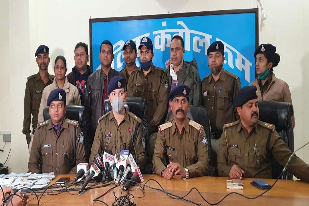 फर्जी जमानत कराने वाला गिरोह गिरफ्तार करने वाली पुलिस टीम