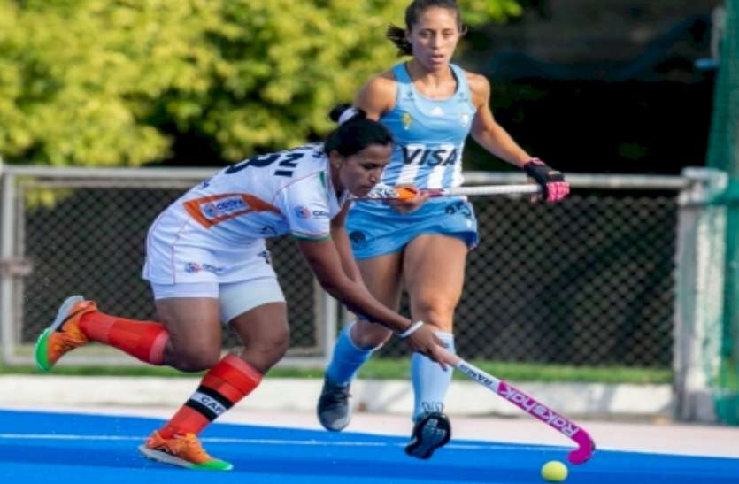 india_hockey_team.jpg हॉकी : अर्जेटीना ने भारतीय महिला टीम को 2-0 से हराया