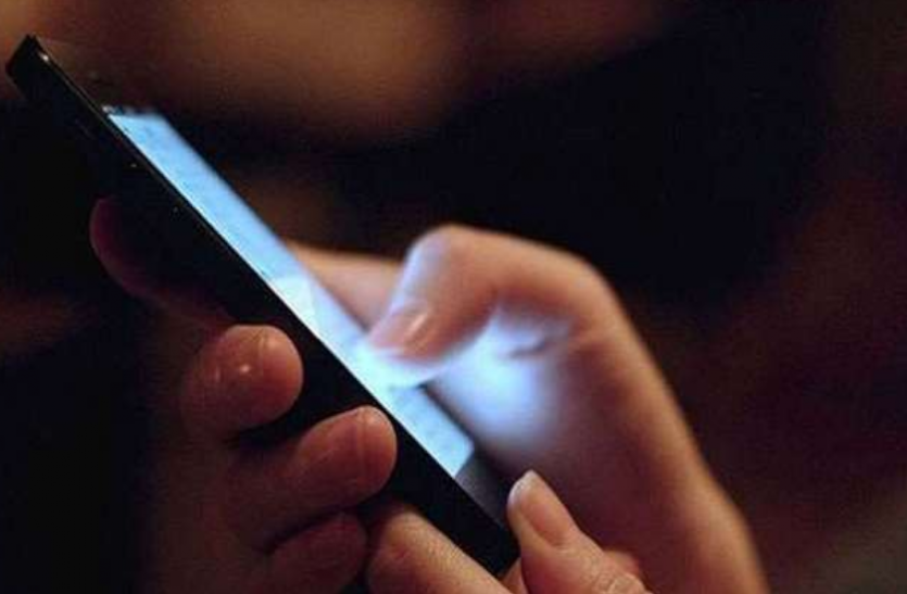 smartphone.png Android 12 अपडेट में मिलेंगे कमाल के फीचर्स, चेहरे के हिसाब से अपने आप रोटेट होगी स्क्रीन, जानिए अन्य फीचर्स