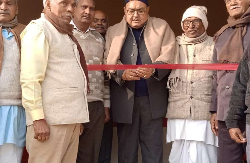 बृज मंडल राजपूत महासभा के क्षेत्रीय कार्यालय का उद्घाटन करते कुँवर नरेंद्र सिंह - फ़ोटो - पत्रिका न्यूज़ नेटवर्क किसानों को पैरों तले रौंदना चाहती है सरकार - कुँवर नरेंद्र सिंह