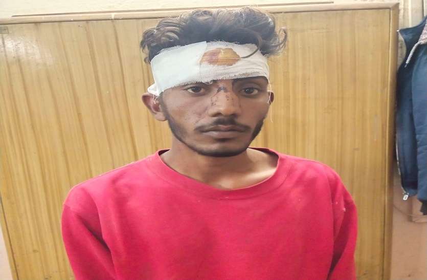 चाकू से ताबड़तोड़ वार कर महिला को उतारा मौत के घाट चाकू से ताबड़तोड़ वार कर महिला को उतारा मौत के घाट