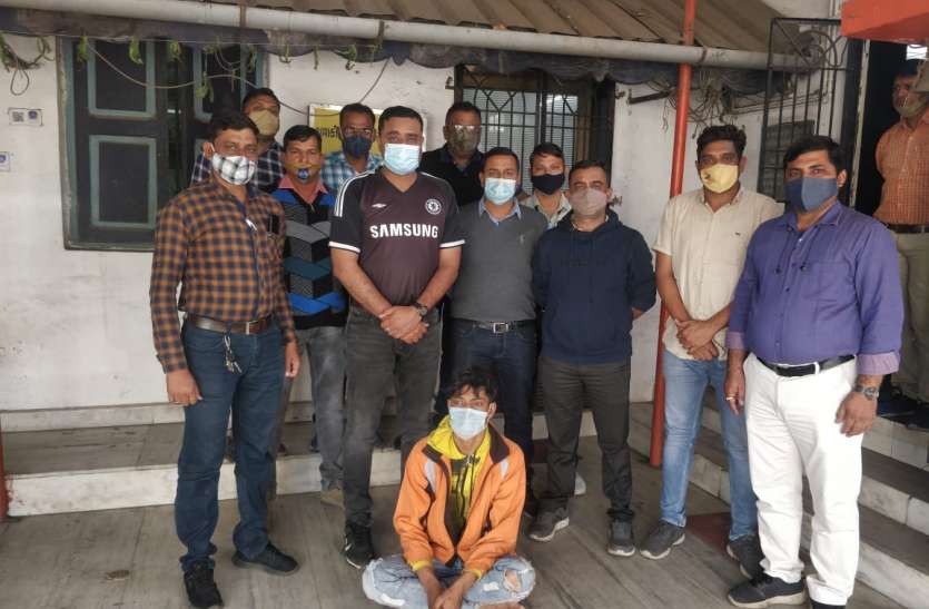 महिला से प्रेम संबंध में दो दोस्त ने मिलकर की थी हत्या महिला से प्रेम संबंध में दो दोस्त ने मिलकर की थी हत्या