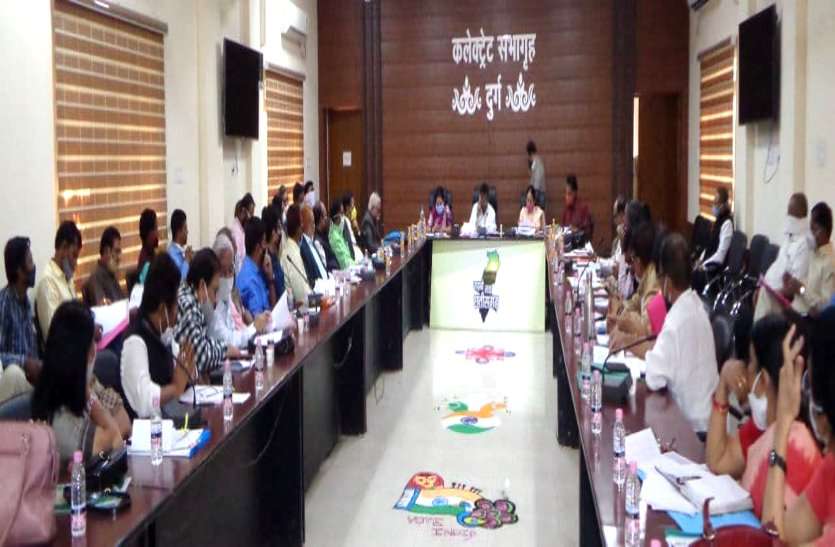 उच्च शिक्षा सचिव ने ली प्राचार्यों की बैठक, ऑनलाइन क्लास में बच्चों की कम उपस्थिति पर हुए नाराज, दिया ये सुझाव उच्च शिक्षा सचिव ने ली प्राचार्यों की बैठक, ऑनलाइन क्लास में बच्चों की कम उपस्थिति पर हुए नाराज, दिया ये सुझाव