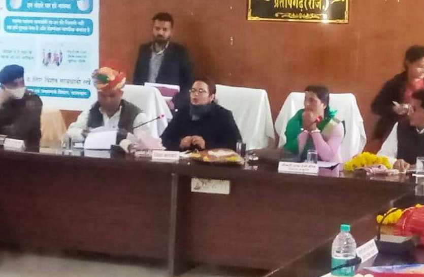 जिला परिषद की पहली साधारण सभा में वनाधिकार पट्टे देने के लिए कमेटी गठित जिला परिषद की पहली साधारण सभा में वनाधिकार पट्टे देने के लिए कमेटी गठित
