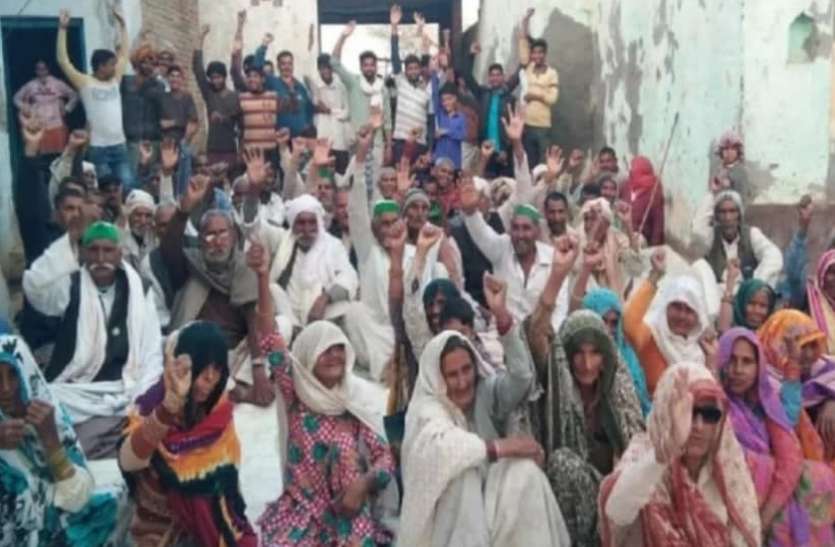 aligarh.jpg Farmers Protest: सांसदों और विधायकों पर निकली लोगों की भड़ास, कहा- गांव में नहीं घुसने देंगे