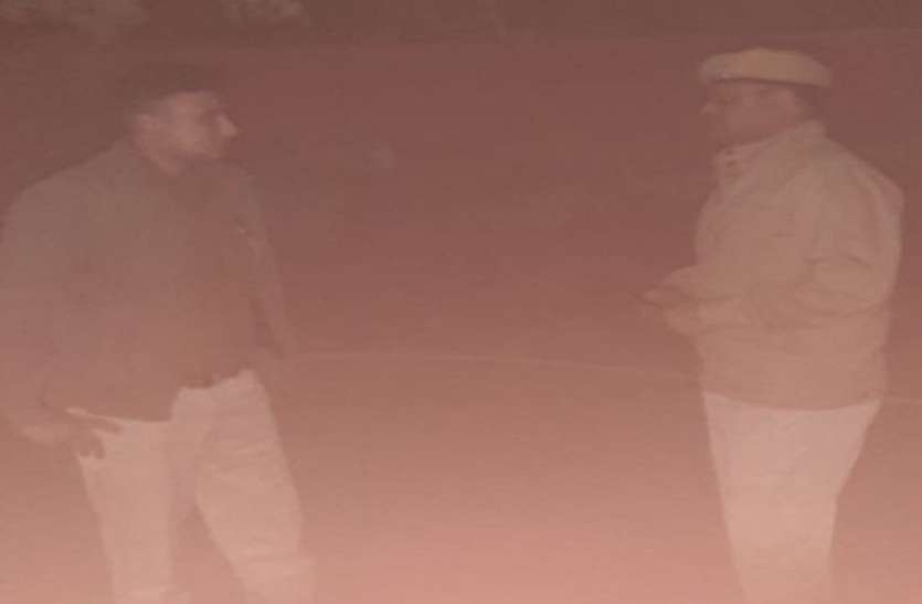 किराना व्यापारी के साथ लूट, रुपयों से भरा बैग छीन ले गए बाइक सवार किराना व्यापारी के साथ लूट, रुपयों से भरा बैग छीन ले गए बाइक सवार