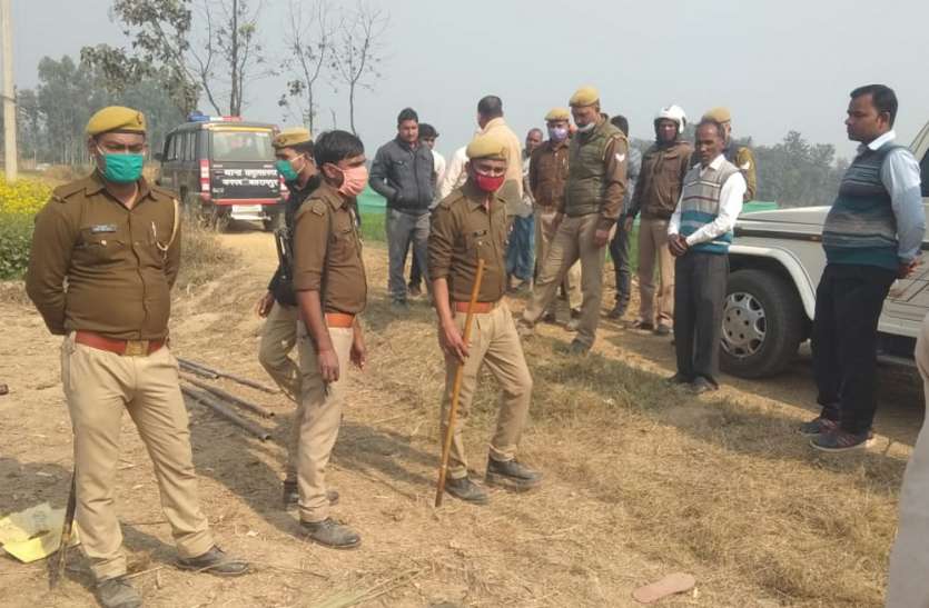 balrampur.jpg हाईटेंशन लाइन की चपेट में आने से दो सगे भाइयों समेत तीन मजदूरों की दर्दनाक मौत