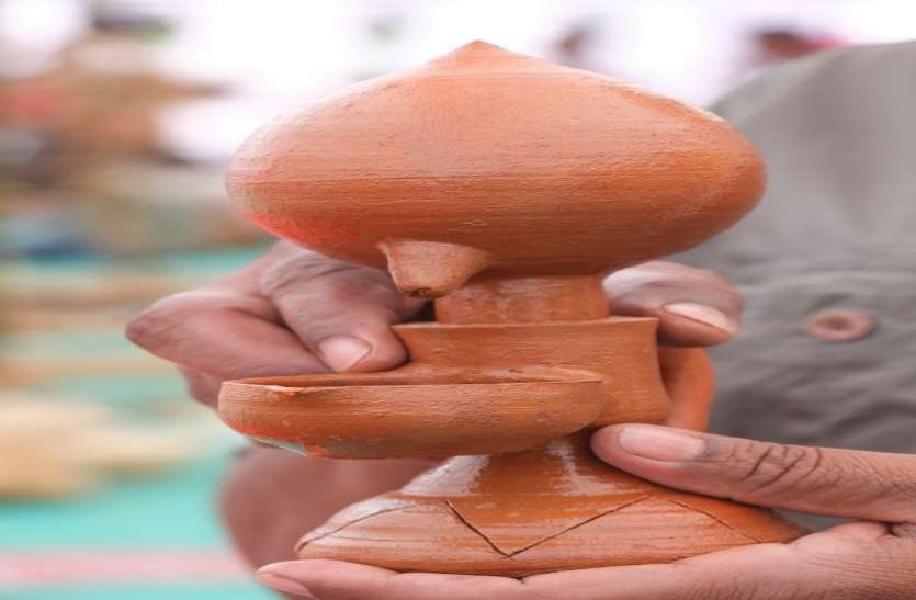 prayer जयकारों के साथ निकली शोभायात्रा