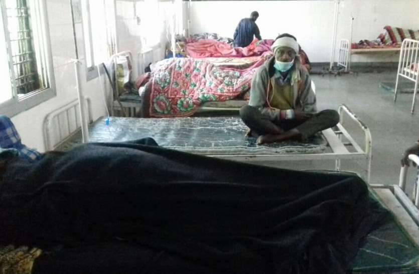 Patients are not getting facilities in the district hospital जिला अस्पताल में मरीजों को नहीं मिल रही सुविधाएं