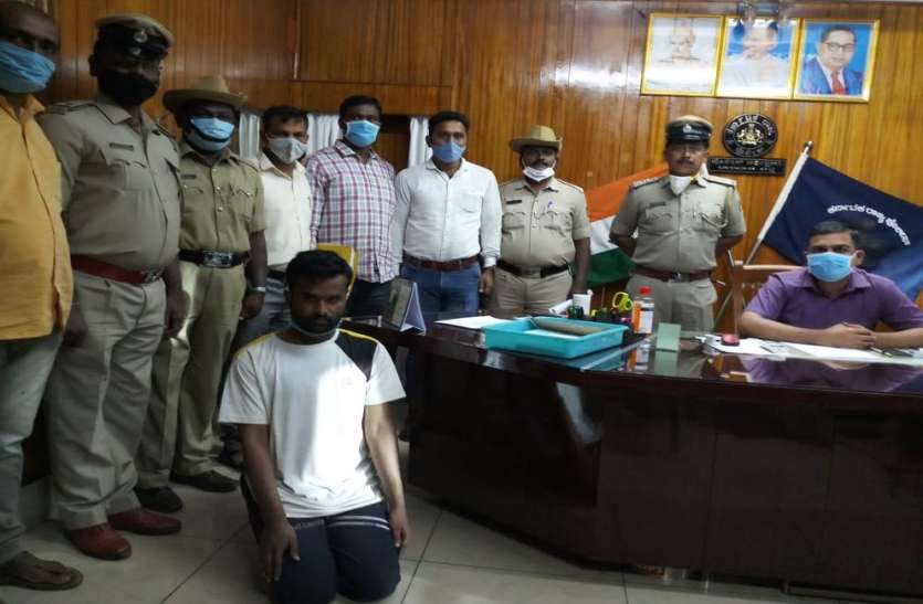 महिला के नाम पर नकली फेसबुक अकाउंट से धोखाधडी महिला के नाम पर नकली फेसबुक अकाउंट से धोखाधडी