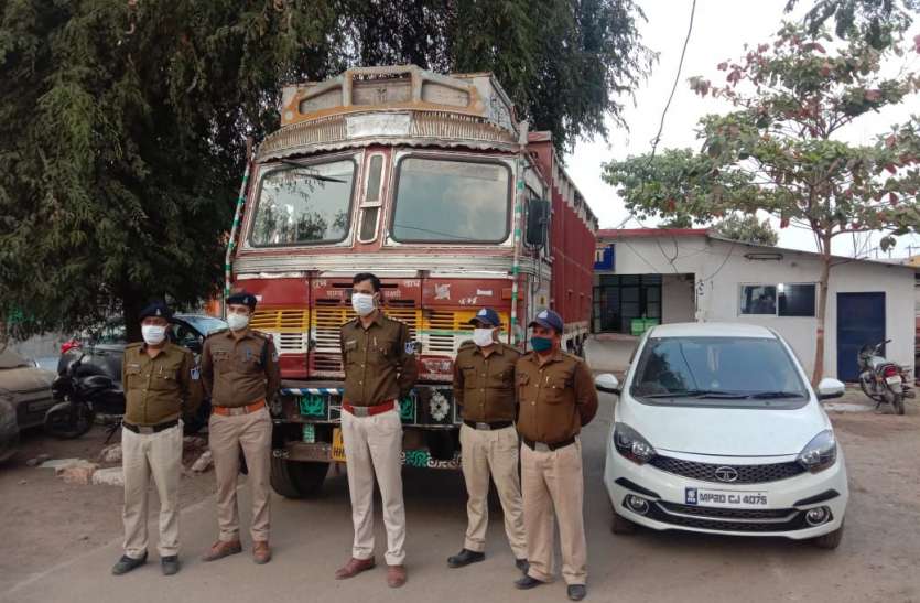 0601nsp3.jpg जबलपुर के चेरीताल से पकड़े गए नरसिंहपुर से ट्रक चुराने वाले