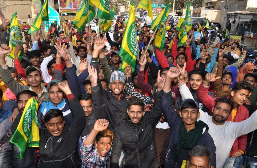 छह फरवरी को किसानों का चक्काजाम...गांव-गांव में तैयारियों में जुटा किसान छह फरवरी को किसानों का चक्काजाम...गांव-गांव में तैयारियों में जुटा किसान