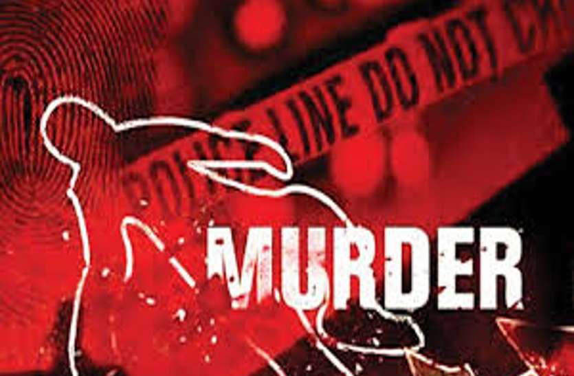 निर्माणाधीन मकान में सो रहे युवक की हत्या, कुछ ही दूरी पर सो रही मां को नहीं लगी भनक निर्माणाधीन मकान में सो रहे युवक की हत्या, कुछ ही दूरी पर सो रही मां को नहीं लगी भनक
