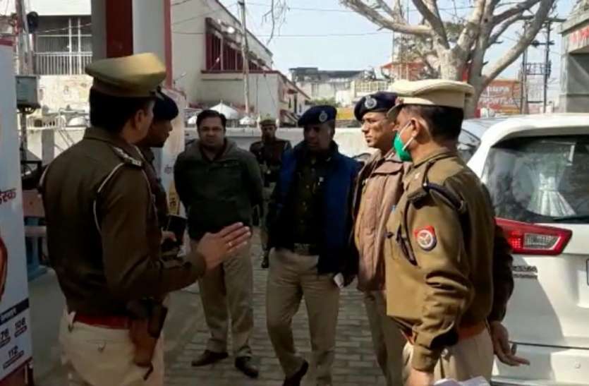 Kumbh 2021 - कुम्भ मेला तैयारी को लेकर एडीजी व आईजी ने किया मेला क्षेत्र का निरीक्षण Kumbh 2021 - कुम्भ मेला तैयारी को लेकर एडीजी व आईजी ने किया मेला क्षेत्र का निरीक्षण