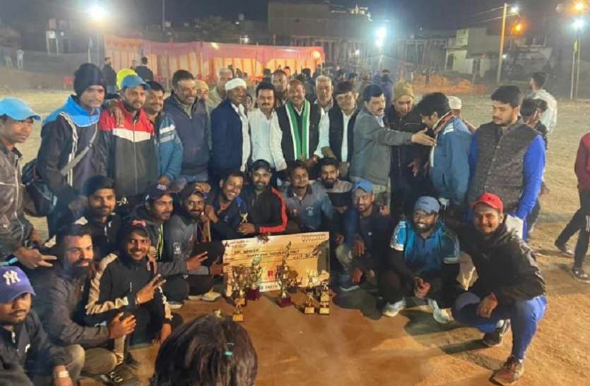 rewa रॉयल प्रीमियर लीग में माफिया का कब्जा, फाइनल में हुआ कड़ा मुकाबला