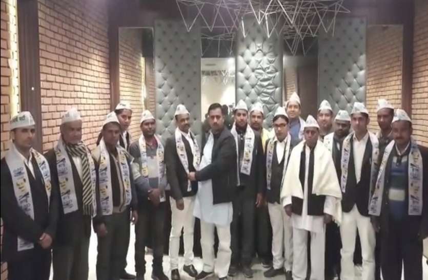 पंचायत चुनाव में गांव गांव ताल ठोंकेगें आम आदमी पार्टी के उम्मीदवार : सभाजीत सिंह पंचायत चुनाव में गांव गांव ताल ठोंकेगें आम आदमी पार्टी के उम्मीदवार : सभाजीत सिंह