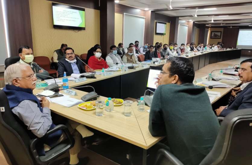 अवैध कॉलोनियोंं पर कार्रवाई नहीं की तो एसडीएम निलंबित होंगे-संभागायुक्त अवैध कॉलोनियोंं पर कार्रवाई नहीं की तो एसडीएम निलंबित होंगे-संभागायुक्त