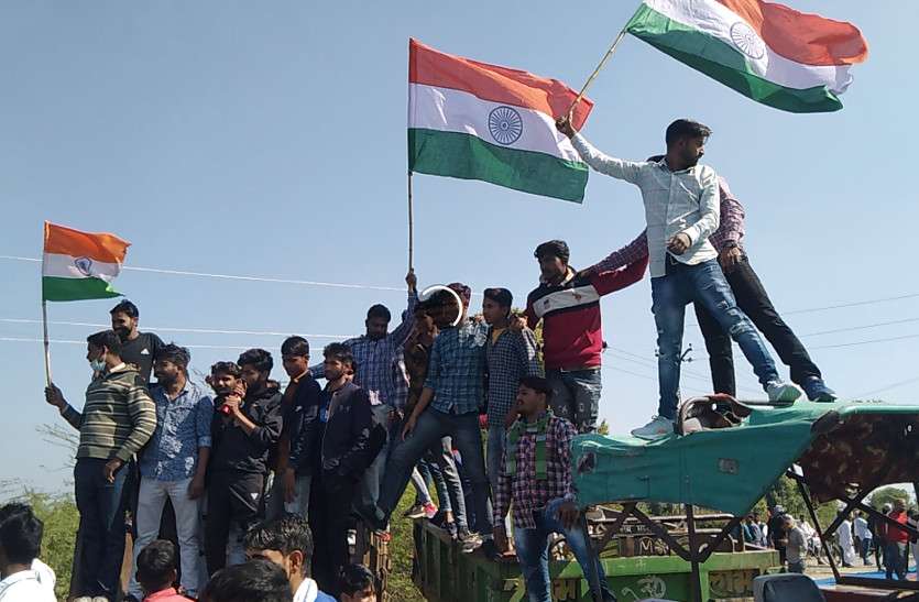 kisan_protest.jpg नए कृषि कानूनों के खिलाफ राजस्थान में कई स्थानों पर रहा चक्काजाम