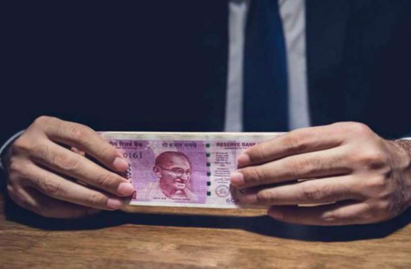 बैंक मैनेजर खाताधारक के नाम से फर्जी फर्म बनाकर विदेश से करोड़ों का लेनदेन, ऐसे हुआ खुलासा बैंक मैनेजर खाताधारक के नाम से फर्जी फर्म बनाकर विदेश से करोड़ों का लेनदेन, ऐसे हुआ खुलासा
