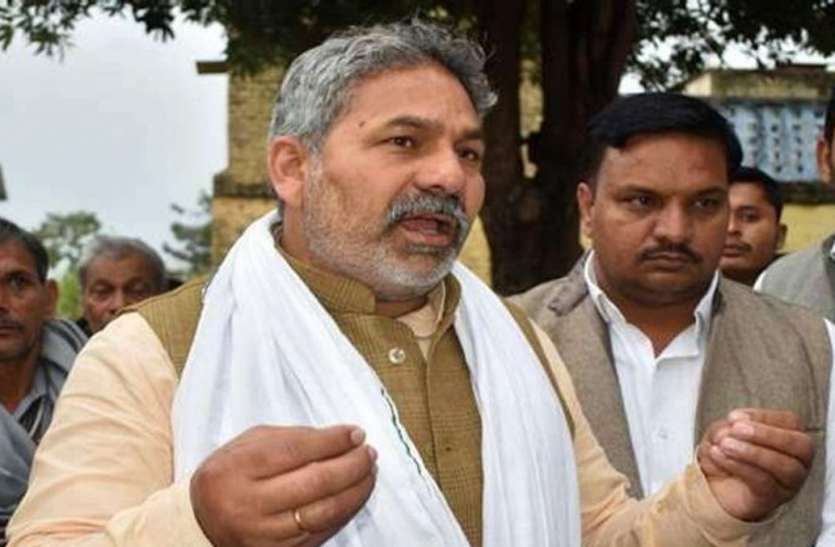 rakesh tikait 'भिंडरावाले' के झंडे पर राकेश टिकैत की टिप्पणी, कहा- बात करेंगे अगर ऐसा हुआ है तो गलत है
