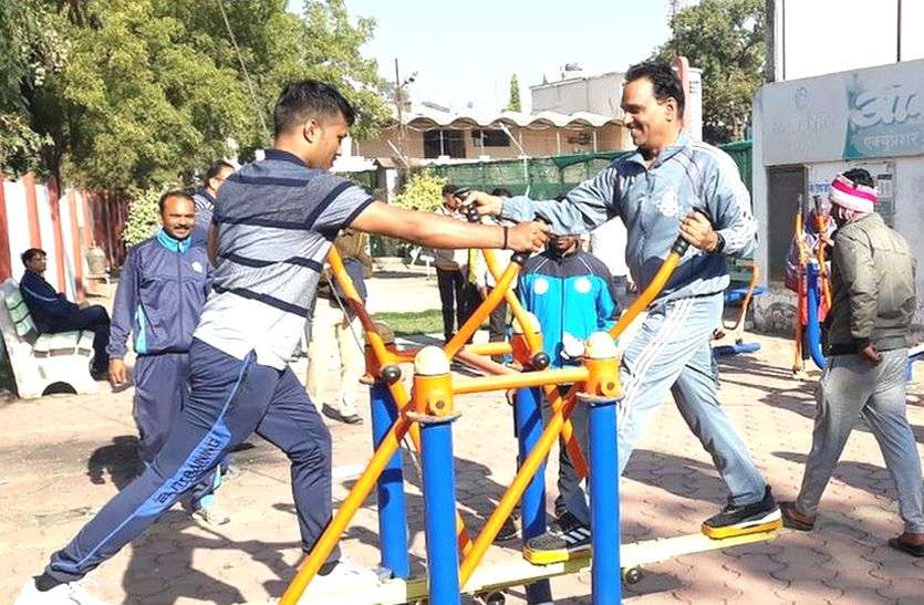 Sports activities started in Barwani Ranjit Club Sports activities started : रणजीत क्लब बड़वानी में शुरू हुई खेल गतिविधियां