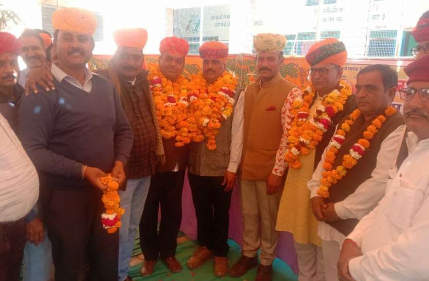 शिक्षकों ने चुने पदाधिकारी शिक्षकों ने चुने पदाधिकारी