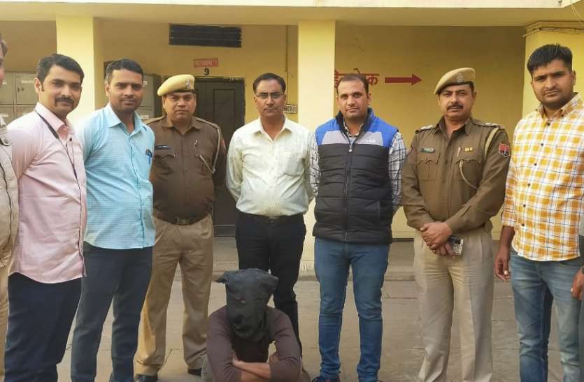 पकड़ा गया राहगीरों से लूट गिरोह का मुख्य आरोपी पकड़ा गया राहगीरों से लूट गिरोह का मुख्य आरोपी