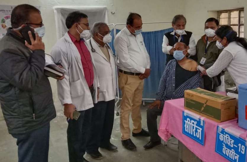 पहली बार 98.22 प्रतिशत लोगों ने लगाए टीके पहली बार 98.22 प्रतिशत लोगों ने लगाए टीके