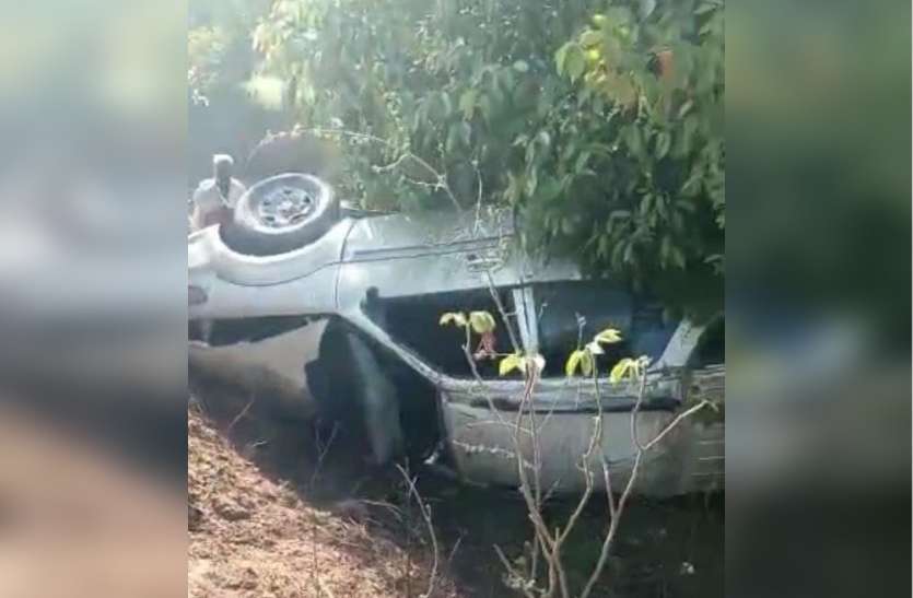lalitpur.jpg सामने बच्ची के आ जाने से तेज रफ्तार स्कार्पियो पलटी, तीन की मौत, पांच घायल गंभीर