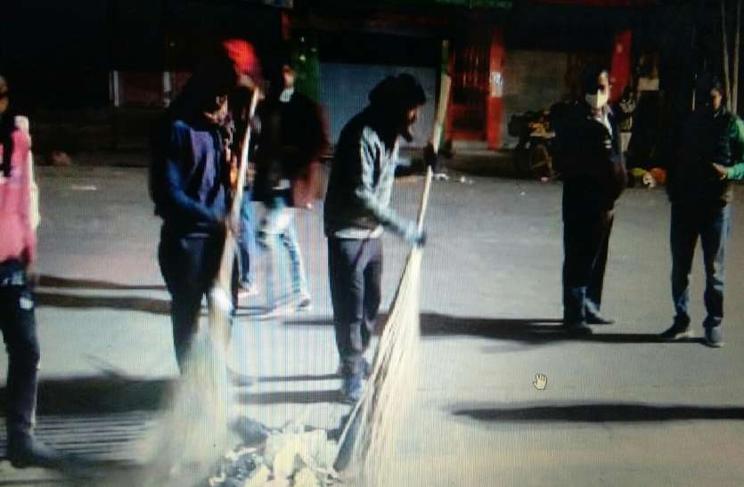 शाहपुरा में लागू करेंगे डूंगरपुर का स्वच्छता मॉडल, बदलेगी शहर की तस्वीर शाहपुरा में लागू करेंगे डूंगरपुर का स्वच्छता मॉडल, बदलेगी शहर की तस्वीर